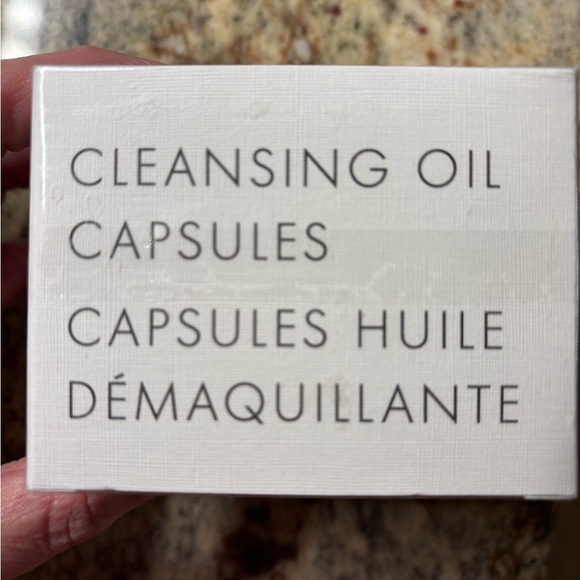 EVE LOM 
CLEANSING OIL CAPSULES 
BNIB ** gift ready!!! 🎁 - Picture 8 of 8